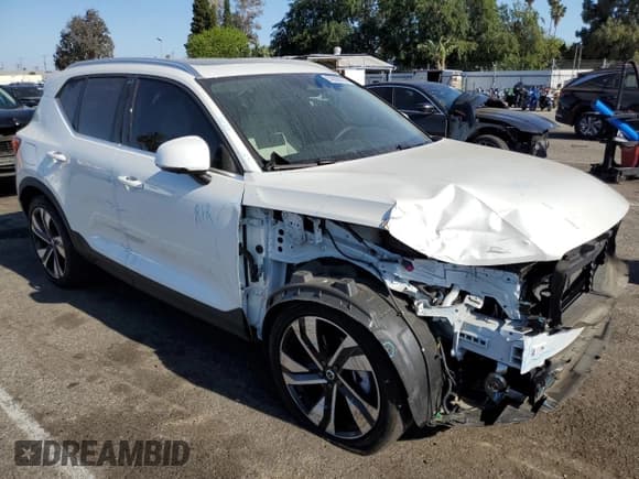 ✅ 2024 Volvo XC40 Ultimate Bright Theme • VIN: YV4L12UF8R2341133 • Lot: 52930115. Listed on Copart with 14,022 mi. Free auction sales archive from the USA and detailed vehicle history report at DreamBid. Image 4.