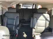 ✅ 2019 Chevrolet Suburban LT • VIN: 1GNSKHKC6KR362655 • Lot: 82260795. Wystawiony na Copart z przebiegiem 161 103 mil. Bezpłatny archiwum sprzedaży aukcyjnych z USA i szczegółowy raport historii pojazdu na DreamBid. Zdjęcie 10.