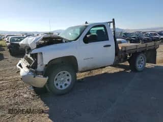 2014 Chevrolet Silverado 3500HD Work Truck с VIN 1GC0KZCG6EF105427, выставлен на аукционе Copart как лот 69698044 с пробегом 92 811 миль миль и Списание • Salvage title. История ставок и продаж доступна на DreamBid. Изображение 1.