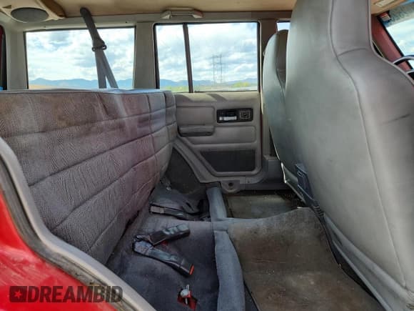 ✅ 1996 Jeep Cherokee Sport • VIN: 1J4FJ68S7TL251028 • Lot: 71842325. Listed on Copart with 312,859 mi. Free auction sales archive from the USA and detailed vehicle history report at DreamBid. Image 11.