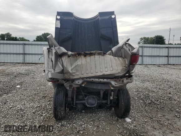 ✅ 2002 GMC Sonoma SLS • VIN: 1GTDT19W028232897 • Lot: 71087885. Wystawiony na Copart z przebiegiem 164 771 mil. Bezpłatny archiwum sprzedaży aukcyjnych z USA i szczegółowy raport historii pojazdu na DreamBid. Zdjęcie 6.