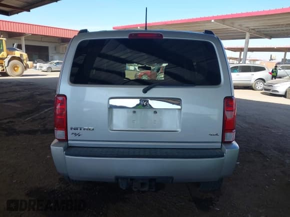 ✅ 2007 Dodge Nitro R/T • VIN: 1D8GT58647W727078 • Lot: 43650970. Listed on IAAI with Not provided. Free auction sales archive from the USA and detailed vehicle history report at DreamBid. Image 16.