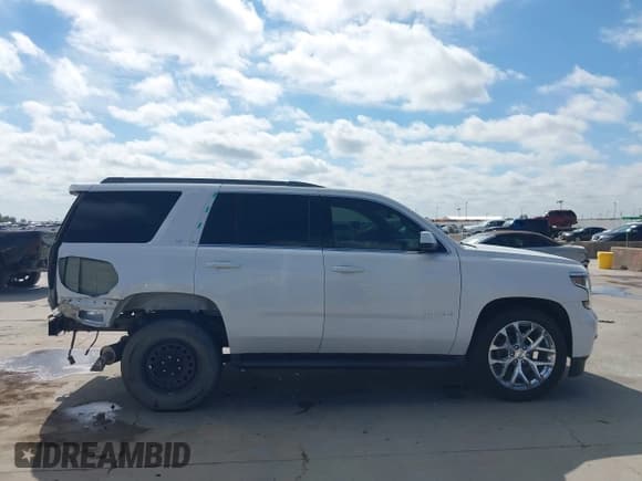 ✅ 2016 Chevrolet Tahoe LT • VIN: 1GNSCBKC1GR318841 • Lot: 43276245. Wystawiony na IAAI z przebiegiem 260 559 mil. Bezpłatny archiwum sprzedaży aukcyjnych z USA i szczegółowy raport historii pojazdu na DreamBid. Zdjęcie 14.