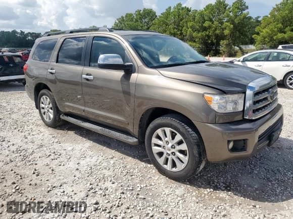 ✅ 2013 Toyota Sequoia Limited • VIN: 5TDKY5G18DS044537 • Lot: 81647315. Listed on Copart with 267,539 mi. Free auction sales archive from the USA and detailed vehicle history report at DreamBid. Image 4.