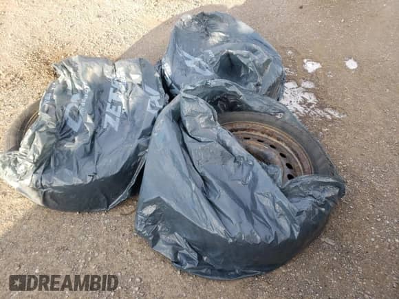 2011 Hyundai Genesis Coupe R-Spec с VIN KMHHT6KD7BU060233, выставлен на аукционе Copart как лот 83141284 с пробегом 254 404 миль миль и Чистый • Clean title. История ставок и продаж доступна на DreamBid. Изображение 12.