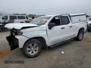 2021 Chevrolet Silverado 1500 Work Truck z VIN 1GCRYAEF9MZ135837, wystawiony jako Copart lot #63769755 z przebiegiem 151 149 mil mil oraz Szkoda całkowita • Salvage title. Historia ofert i sprzedaży dostępna na DreamBid. Obrazek 1.