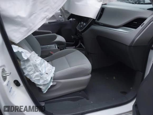 ✅ 2020 Toyota Sienna LE • VIN: 5TDJZ3DC6LS237433 • Lot: 40948475. Listed on IAAI with 108,000 mi. Free auction sales archive from the USA and detailed vehicle history report at DreamBid. Image 5.