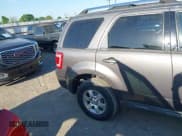 ✅ 2011 Ford Escape Limited • VIN: 1FMCU0EG7BKB26916 • Lot: 42053161. Wystawiony na IAAI z przebiegiem 194 669 mil. Bezpłatny archiwum sprzedaży aukcyjnych z USA i szczegółowy raport historii pojazdu na DreamBid. Zdjęcie 13.