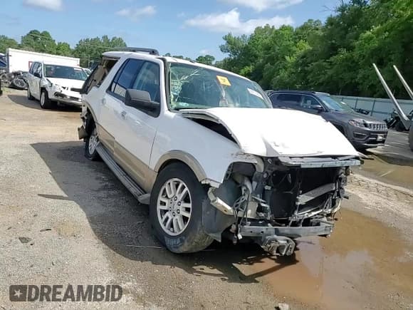 ✅ 2014 Ford Expedition Max XLT • VIN: 1FMJK1H50EEF25067 • Lot: 64774295. Wystawiony na Copart z przebiegiem 206 035 mil. Bezpłatny archiwum sprzedaży aukcyjnych z USA i szczegółowy raport historii pojazdu na DreamBid. Zdjęcie 13.