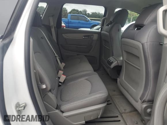 ✅ 2017 Chevrolet Traverse LS • VIN: 1GNKRFKD8HJ137573 • Lot: 74602644. Wystawiony na Copart z przebiegiem Nie podano. Bezpłatny archiwum sprzedaży aukcyjnych z USA i szczegółowy raport historii pojazdu na DreamBid. Zdjęcie 11.