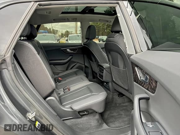 ✅ 2020 Audi Q8 Premium Plus • VIN: WA1EVAF18LD018010 • Lot: 94804525. Listed on Copart with 99,015 mi. Free auction sales archive from the USA and detailed vehicle history report at DreamBid. Image 6.