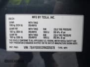 ✅ 2024 Tesla Model Y Long Range • VIN: 7SAYGDEE2RA325578 • Lot: 43287018. Wystawiony na IAAI z przebiegiem 6 864 mil. Bezpłatny archiwum sprzedaży aukcyjnych z USA i szczegółowy raport historii pojazdu na DreamBid. Zdjęcie 9.