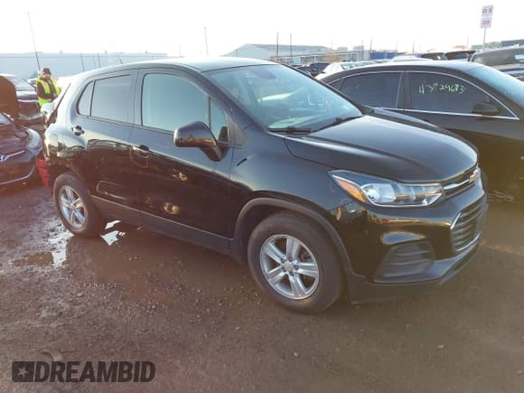 ✅ 2020 Chevrolet Trax LS • VIN: KL7CJKSB9LB327345 • Lot: 43727908. Wystawiony na IAAI z przebiegiem 38 903 mil. Bezpłatny archiwum sprzedaży aukcyjnych z USA i szczegółowy raport historii pojazdu na DreamBid. Zdjęcie 1.