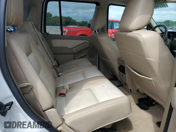 ✅ 2009 Ford Explorer Eddie Bauer • VIN: 1FMEU64E09UA03856 • Lot: 70749095. Wystawiony na Copart z przebiegiem 127 972 mil. Bezpłatny archiwum sprzedaży aukcyjnych z USA i szczegółowy raport historii pojazdu na DreamBid. Zdjęcie 11.