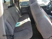 ✅ 2002 Chevrolet Silverado 2500HD LS • VIN: 1GCHK29122E196419 • Lot: 83060584. Wystawiony na Copart z przebiegiem 210 192 mil. Bezpłatny archiwum sprzedaży aukcyjnych z USA i szczegółowy raport historii pojazdu na DreamBid. Zdjęcie 10.