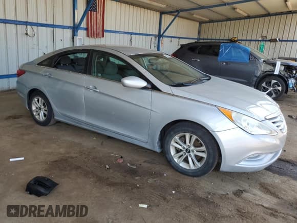 ✅ 2013 Hyundai Sonata GLS • VIN: 5NPEB4AC2DH621913 • Lot: 62883124. Listed on Copart with 161,425 mi. Free auction sales archive from the USA and detailed vehicle history report at DreamBid. Image 4.