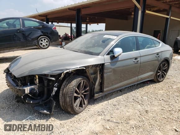 ✅ 2023 Audi S5 Sportback Premium Plus • VIN: WAUC4CF59PA001574 • Lot: 65304263. Wystawiony na Copart z przebiegiem 17 872 mil. Bezpłatny archiwum sprzedaży aukcyjnych z USA i szczegółowy raport historii pojazdu na DreamBid. Zdjęcie 1.