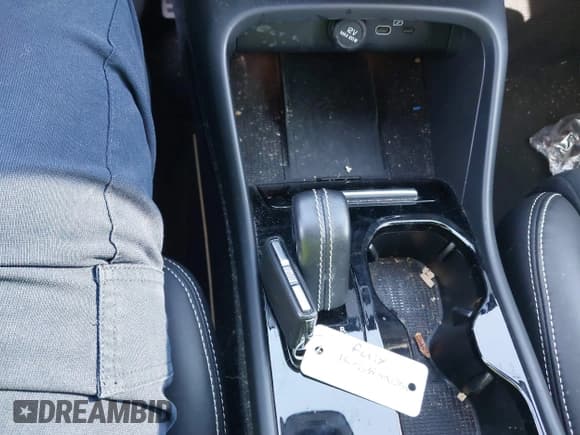 ✅ 2021 Volvo XC40 • VIN: YV4ED3UR3M2547274 • Lot: 42328137. Listed on IAAI with 28,585 mi. Free auction sales archive from the USA and detailed vehicle history report at DreamBid. Image 11.