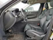 ✅ 2018 Volvo XC60 Inscription • VIN: LYVA22RL5JB101661 • Lot: 70474965. Listed on Copart with 73,181 mi. Free auction sales archive from the USA and detailed vehicle history report at DreamBid. Image 7.