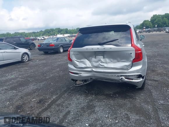 ✅ 2020 Volvo XC90 Momentum • VIN: YV4102PK2L1544616 • Lot: 42733502. Listed on IAAI with 72,035 mi. Free auction sales archive from the USA and detailed vehicle history report at DreamBid. Image 16.
