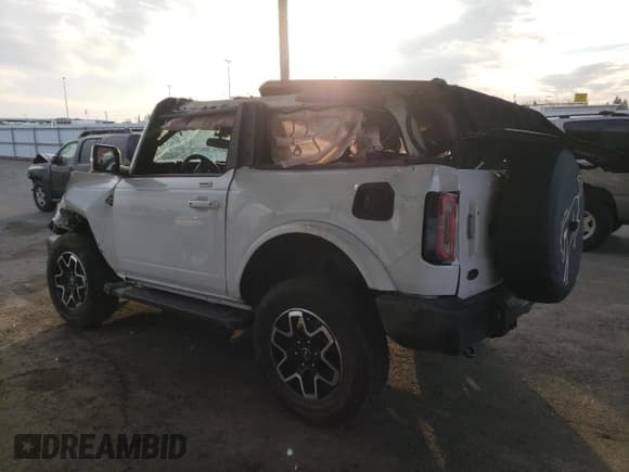 ✅ 2023 Ford Bronco • VIN: 1FMDE5AP2PLB41412 • Lot: 41842975. Listed on Copart with 3,807 mi. Free auction sales archive from the USA and detailed vehicle history report at DreamBid. Image 2.