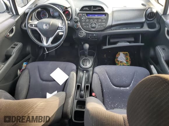 ✅ 2013 Honda Fit Sport • VIN: JHMGE8H54DC055844 • Лот: 93629155. Опубликован ранее на Copart с пробегом 216 664 миль. Бесплатный доступ к архиву аукционных продаж из США и подробный отчёт об истории автомобиля на DreamBid. Изображение 8.