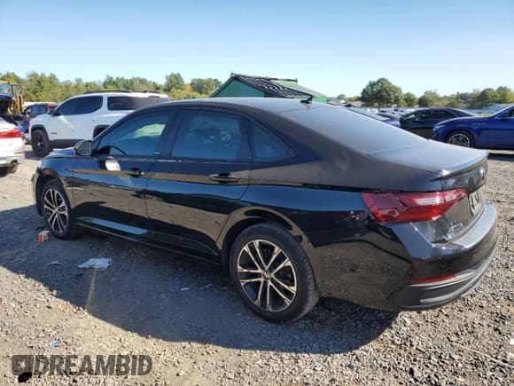 ✅ 2024 Volkswagen Jetta Sport • VIN: 3VWBM7BU7RM037477 • Lot: 84361115. Wystawiony na Copart z przebiegiem 28 335 mil. Bezpłatny archiwum sprzedaży aukcyjnych z USA i szczegółowy raport historii pojazdu na DreamBid. Zdjęcie 2.