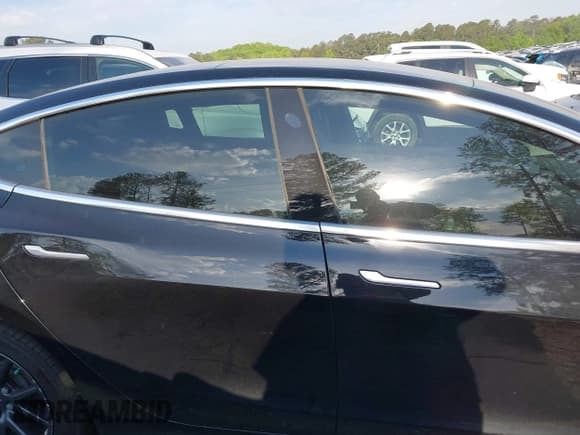 ✅ 2018 Tesla Model 3 Long Range Battery • VIN: 5YJ3E1EA6JF069901 • Lot: 42054027. Wystawiony na IAAI z przebiegiem 78 007 mil. Bezpłatny archiwum sprzedaży aukcyjnych z USA i szczegółowy raport historii pojazdu na DreamBid. Zdjęcie 12.