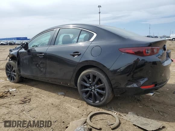✅ 2024 Mazda 3 S Select Sport • VIN: 3MZBPABM4RM415114 • Lot: 53247415. Wystawiony na Copart z przebiegiem 29 848 mil. Bezpłatny archiwum sprzedaży aukcyjnych z USA i szczegółowy raport historii pojazdu na DreamBid. Zdjęcie 2.