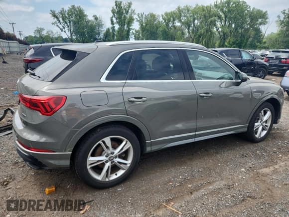 ✅ 2020 Audi Q3 S line Premium Plus • VIN: WA1EECF33L1093437 • Лот: 63875215. Опубликован ранее на Copart с пробегом 14 558 миль. Бесплатный доступ к архиву аукционных продаж из США и подробный отчёт об истории автомобиля на DreamBid. Изображение 3.