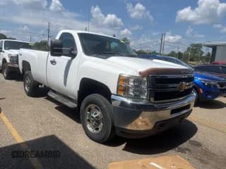 ✅ 2013 Chevrolet Silverado 2500HD Work Truck • VIN: 1GC0KVCG2DF167141 • Lot: 43013551. Wystawiony na IAAI z przebiegiem 64 491 mil. Bezpłatny archiwum sprzedaży aukcyjnych z USA i szczegółowy raport historii pojazdu na DreamBid. Zdjęcie 1.