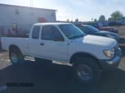 ✅ 1998 Toyota Tacoma • VIN: 4TAWM72N0WZ039073 • Lot: 43491689. Wystawiony na IAAI z przebiegiem 274 227 mil. Bezpłatny archiwum sprzedaży aukcyjnych z USA i szczegółowy raport historii pojazdu na DreamBid. Zdjęcie 13.
