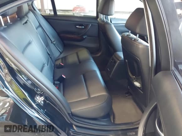 ✅ 2006 BMW 3 Series 325xi • VIN: WBAVD13596KV08615 • Lot: 42787778. Listed on IAAI with 153,928 mi. Free auction sales archive from the USA and detailed vehicle history report at DreamBid. Image 8.