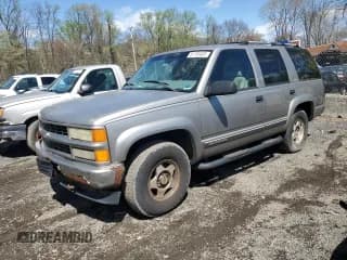 ✅ 2000 Chevrolet Tahoe Z71 • VIN: 1GNEK13R5YR174726 • Lot: 51745405. Wystawiony na Copart z przebiegiem Nie podano. Bezpłatny archiwum sprzedaży aukcyjnych z USA i szczegółowy raport historii pojazdu na DreamBid. Zdjęcie 1.