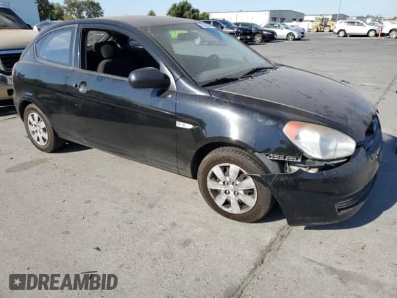 2010 Hyundai Accent GS z VIN KMHCM3AC5AU180741, wystawiony jako Copart lot #70020944 z przebiegiem Nie podano mil oraz Szkoda całkowita • Salvage title. Historia ofert i sprzedaży dostępna na DreamBid. Obrazek 4.