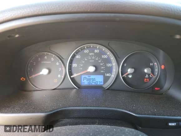 2012 Hyundai Santa Fe GLS z VIN 5XYZG3AB0CG122036, wystawiony jako Copart lot #76293294 z przebiegiem 182 407 mil mil oraz Czysty tytuł • Clean title. Historia ofert i sprzedaży dostępna na DreamBid. Obrazek 9.