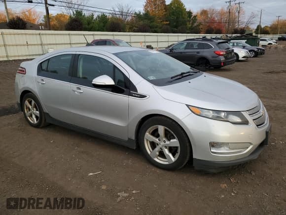 ✅ 2015 Chevrolet Volt • VIN: 1G1RD6E45FU112068 • Lot: 85961045. Wystawiony na Copart z przebiegiem 272 243 mil. Bezpłatny archiwum sprzedaży aukcyjnych z USA i szczegółowy raport historii pojazdu na DreamBid. Zdjęcie 4.