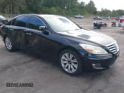 ✅ 2009 Hyundai Genesis • VIN: KMHGC46E99U017557 • Lot: 43324510. Wystawiony na IAAI z przebiegiem 276 635 mil. Bezpłatny archiwum sprzedaży aukcyjnych z USA i szczegółowy raport historii pojazdu na DreamBid. Zdjęcie 1.