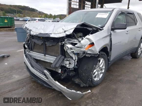 ✅ 2021 Chevrolet Traverse LS • VIN: 1GNERFKW7MJ156057 • Lot: 43426576. Wystawiony na IAAI z przebiegiem 59 799 mil. Bezpłatny archiwum sprzedaży aukcyjnych z USA i szczegółowy raport historii pojazdu na DreamBid. Zdjęcie 17.