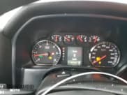 ✅ 2018 Chevrolet Silverado 1500 Work Truck • VIN: 1GCRCNEH2JZ266711 • Lot: 89086985. Wystawiony na Copart z przebiegiem 65 413 mil. Bezpłatny archiwum sprzedaży aukcyjnych z USA i szczegółowy raport historii pojazdu na DreamBid. Zdjęcie 9.