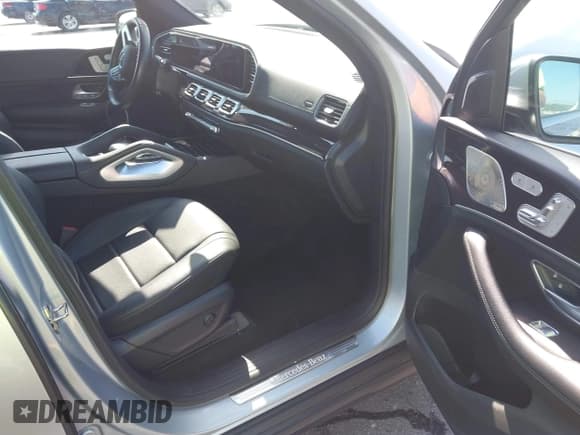 ✅ 2022 Mercedes-Benz GLS 450 • VIN: 4JGFF5KE5NA777429 • Lot: 42716350. Listed on IAAI with 46,154 mi. Free auction sales archive from the USA and detailed vehicle history report at DreamBid. Image 5.