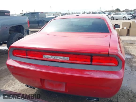 ✅ 2013 Dodge Challenger Rallye Redline • VIN: 2C3CDYAG6DH581635 • Lot: 41666837. Wystawiony na IAAI z przebiegiem 66 514 mil. Bezpłatny archiwum sprzedaży aukcyjnych z USA i szczegółowy raport historii pojazdu na DreamBid. Zdjęcie 16.