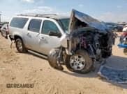 ✅ 2014 Chevrolet Suburban LT • VIN: 1GNSCJE0XER235725 • Лот: 84960925. Опубликован ранее на Copart с пробегом Не указан. Бесплатный доступ к архиву аукционных продаж из США и подробный отчёт об истории автомобиля на DreamBid. Изображение 4.