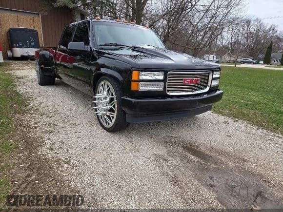 ✅ 1997 GMC Sierra 3500 • VIN: 1GTHC33J5VF005375 • Лот: 42298688. Опубликован ранее на IAAI с пробегом 188 825 миль. Бесплатный доступ к архиву аукционных продаж из США и подробный отчёт об истории автомобиля на DreamBid. Изображение 1.