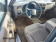 ✅ 2000 Chevrolet S-10 LS • VIN: 1GCCS19W7Y8158661 • Лот: 48857445. Опубликован ранее на Copart с пробегом 124 068 миль. Бесплатный доступ к архиву аукционных продаж из США и подробный отчёт об истории автомобиля на DreamBid. Изображение 8.