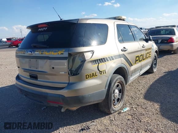 ✅ 2014 Ford Police Interceptor Utility • VIN: 1FM5K8AR8EGA44799 • Lot: 43260760. Wystawiony na IAAI z przebiegiem Nie podano. Bezpłatny archiwum sprzedaży aukcyjnych z USA i szczegółowy raport historii pojazdu na DreamBid. Zdjęcie 4.