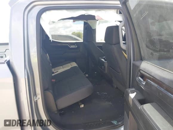 ✅ 2024 Chevrolet Silverado 1500 LT Trail Boss • VIN: 3GCUDFED3RG333550 • Lot: 43269407. Wystawiony na IAAI z przebiegiem Nie podano. Bezpłatny archiwum sprzedaży aukcyjnych z USA i szczegółowy raport historii pojazdu na DreamBid. Zdjęcie 8.