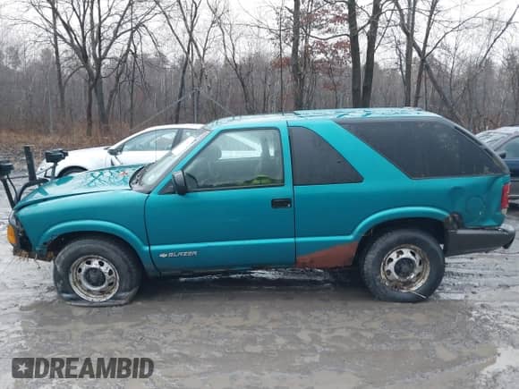 1996 Chevrolet Blazer с VIN 1GNCT18WXTK143881, выставлен на аукционе IAAI как лот 41193548 с пробегом 131 172 миль миль и . История ставок и продаж доступна на DreamBid. Изображение 14.
