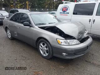 ✅ 2000 Lexus ES 300 • VIN: JT8BF28G4Y0247634 • Lot: 43611302. Listed on IAAI with 171,407 mi. Free auction sales archive from the USA and detailed vehicle history report at DreamBid. Image 1.