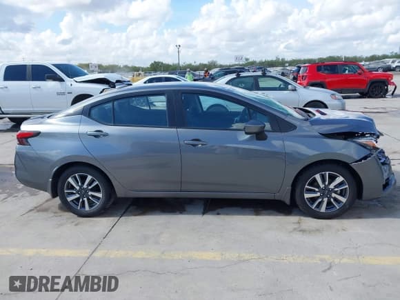 ✅ 2024 Nissan Versa SV • VIN: 3N1CN8EVXRL831946 • Лот: 43394629. Опубликован ранее на IAAI с пробегом 81 282 миль. Бесплатный доступ к архиву аукционных продаж из США и подробный отчёт об истории автомобиля на DreamBid. Изображение 13.